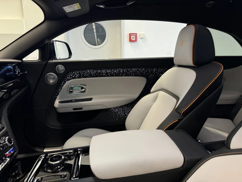 Rolls-Royce Spectre = NEW = Bespoke Interior Гаранция, снимка 7 - Автомобили и джипове - 49288923