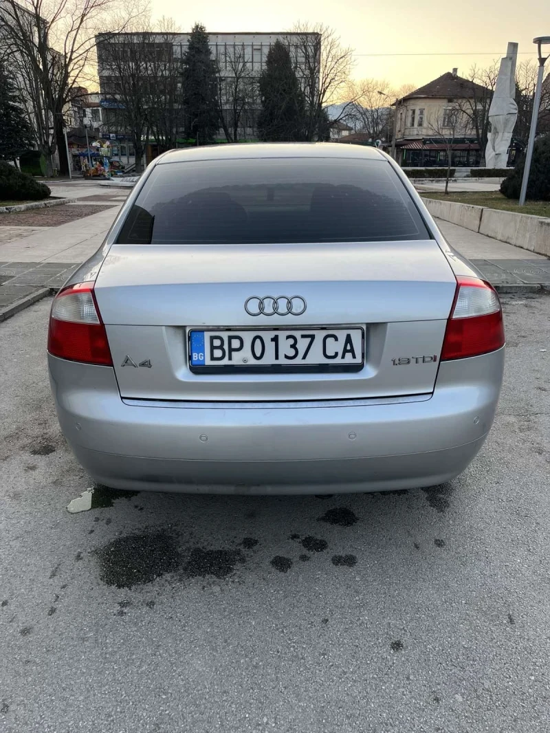 Audi A4 1.9 TDI 6 скор., снимка 3 - Автомобили и джипове - 49363437