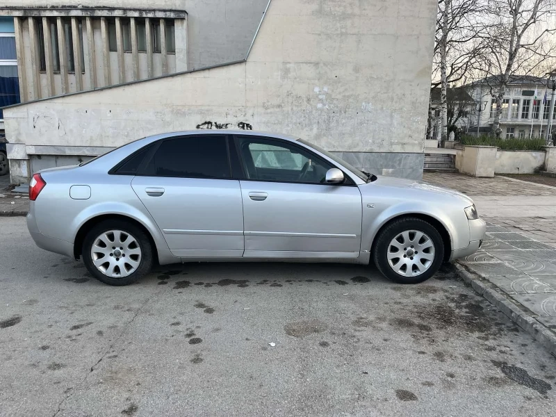 Audi A4 1.9 TDI 6 скор., снимка 2 - Автомобили и джипове - 49363437