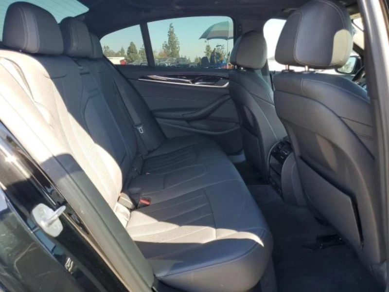 BMW 530E M sport СПЕЧЕЛЕНА, снимка 10 - Автомобили и джипове - 52704021