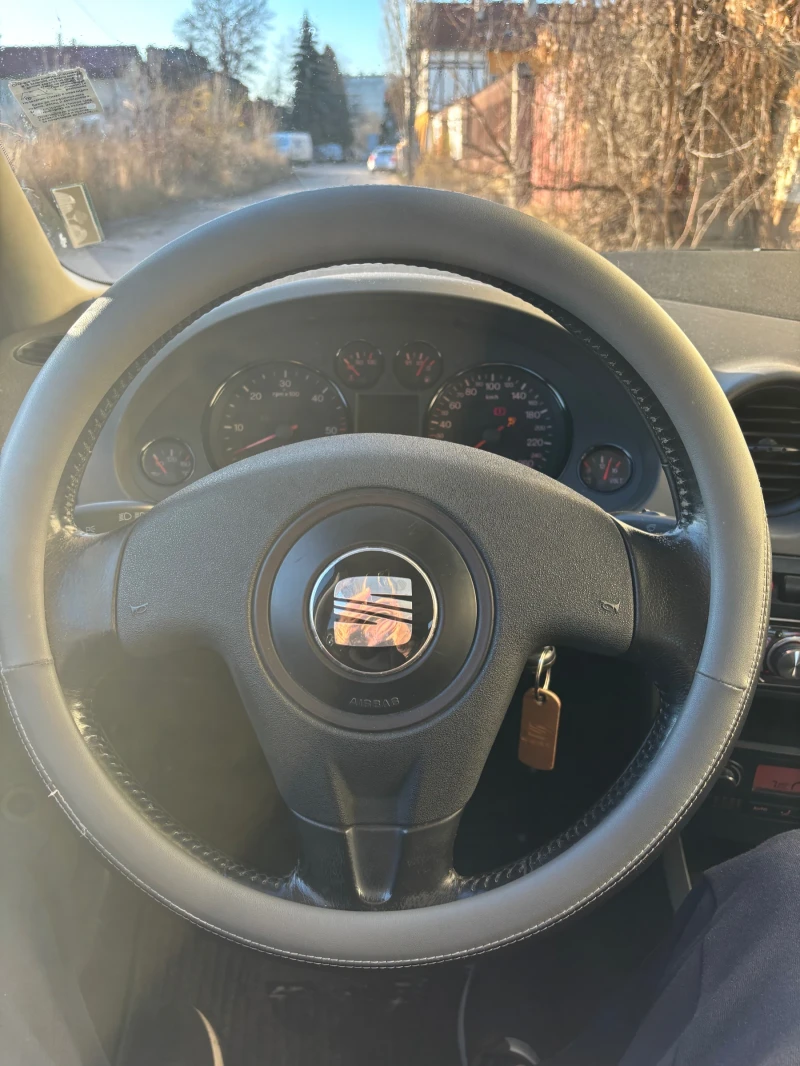Seat Ibiza 6 скорости-перфектна, снимка 13 - Автомобили и джипове - 52804781