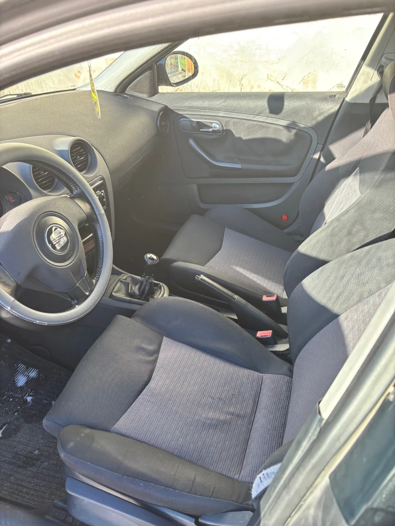 Seat Ibiza 6 скорости-перфектна, снимка 11 - Автомобили и джипове - 52804781