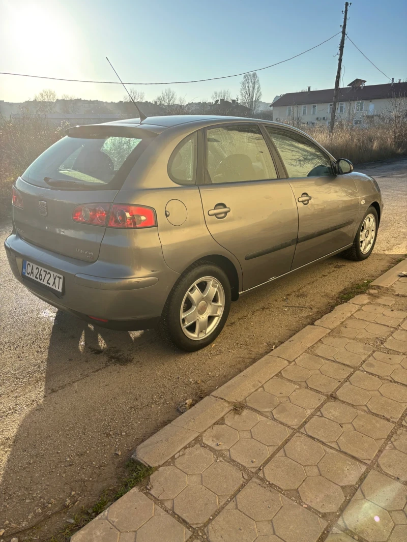 Seat Ibiza 6 скорости-перфектна, снимка 5 - Автомобили и джипове - 52804781