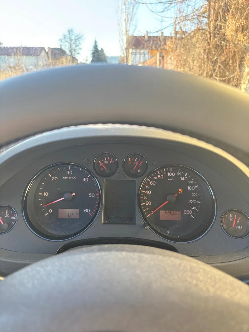 Seat Ibiza 6 скорости-перфектна, снимка 15 - Автомобили и джипове - 52804781