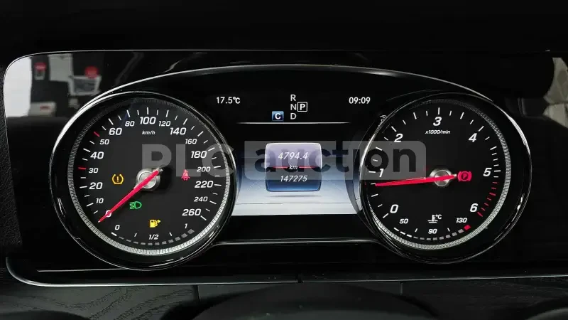 Mercedes-Benz E 220 d| HEAD-UP| КАМЕРА| ПОДГРЕВ| ВКЛ. ТЕХНОТЕСТ, снимка 14 - Автомобили и джипове - 54417076