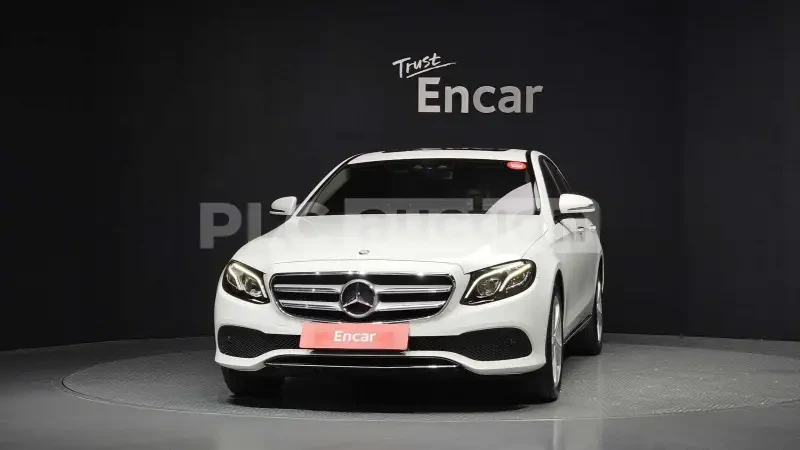 Mercedes-Benz E 220 d| HEAD-UP| КАМЕРА| ПОДГРЕВ| ВКЛ. ТЕХНОТЕСТ, снимка 4 - Автомобили и джипове - 54417076