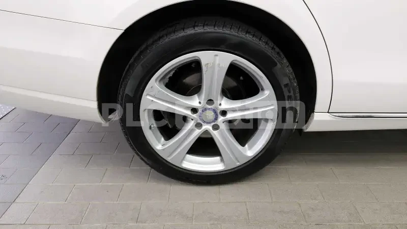 Mercedes-Benz E 220 d| HEAD-UP| КАМЕРА| ПОДГРЕВ| ВКЛ. ТЕХНОТЕСТ, снимка 15 - Автомобили и джипове - 54417076