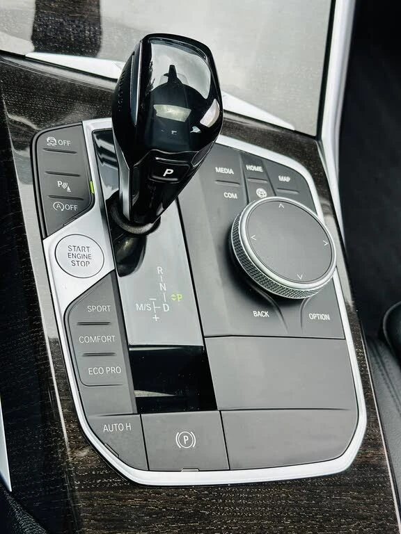 BMW 330 xDrive* DISTRONIC* LANE* ПОДГРЕВ + ВОЛАН, снимка 9 - Автомобили и джипове - 55422111