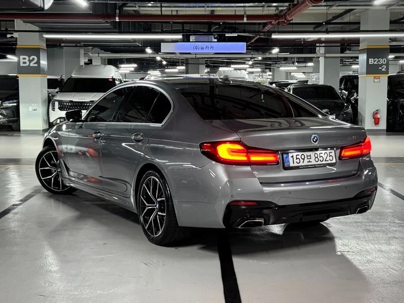BMW 530 | M Sport* CAM* HEAD UP* HARMAN KARDON* , снимка 3 - Автомобили и джипове - 56164693