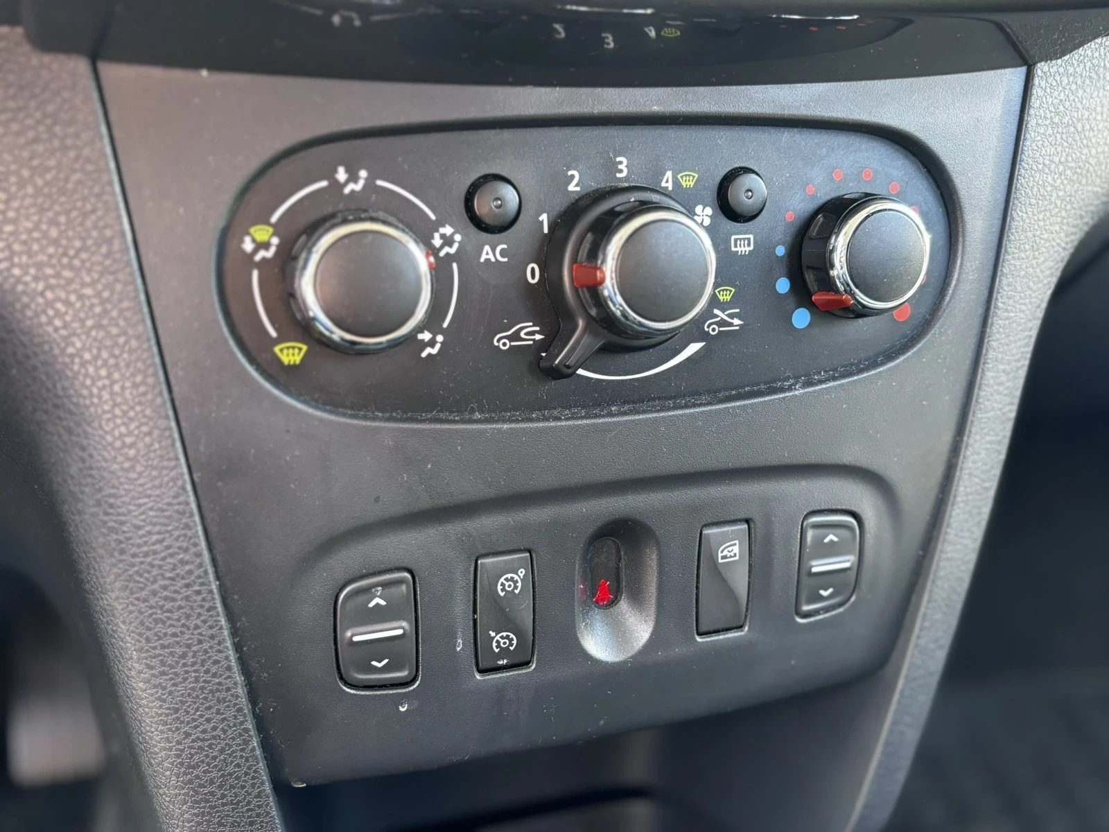 Dacia Sandero Stepway | Mobile.bg — изображение 11