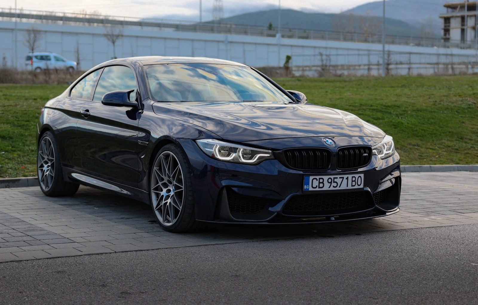 BMW M4 Competition - изображение 3