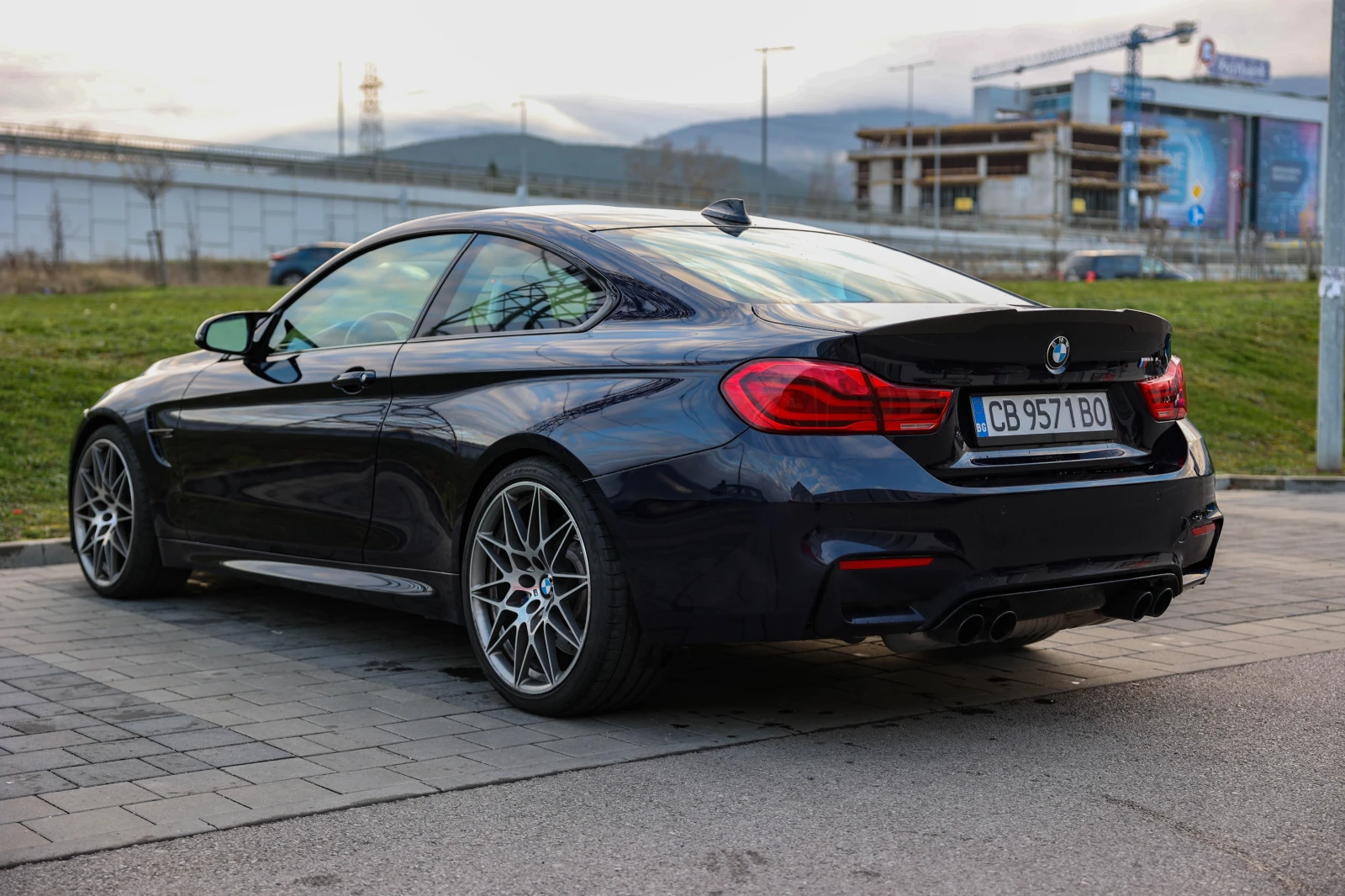 BMW M4 Competition - изображение 8