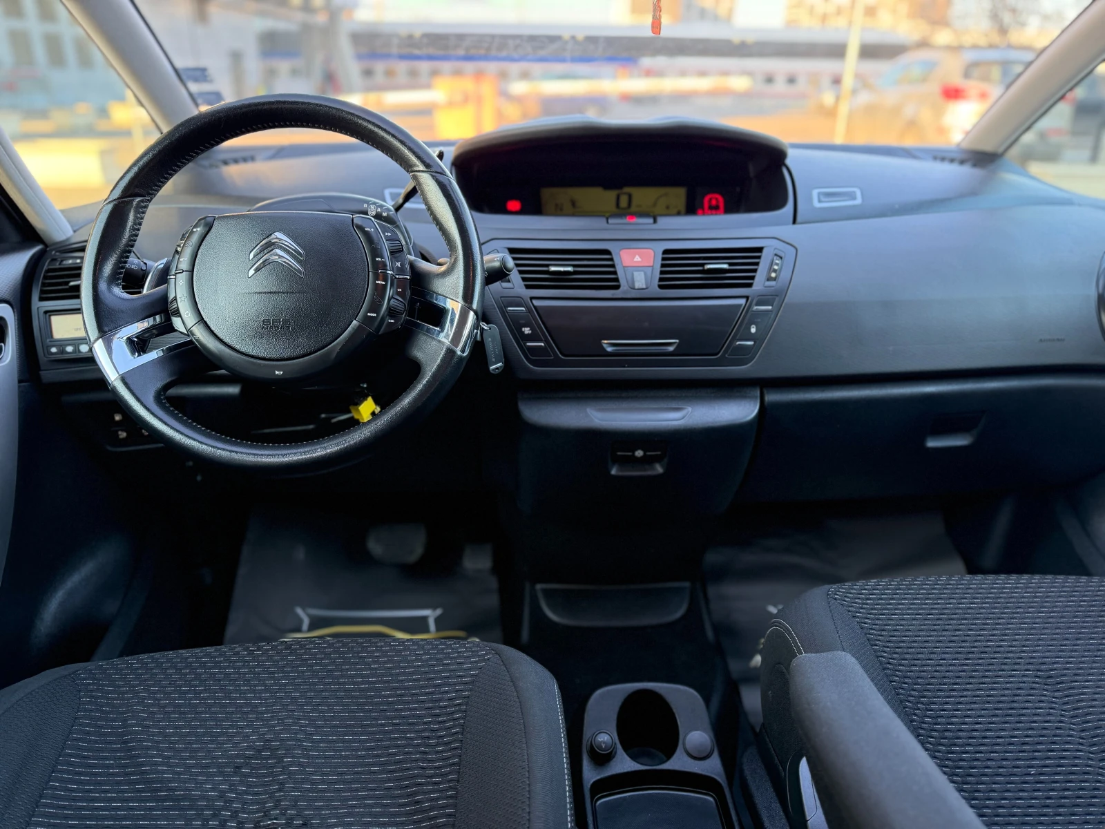 Citroen Grand C4 Picasso 6 МЕСЕЦА ГАРАНЦИЯ/1.6HDI 112к.с. Автоматик 7Местен - изображение 9