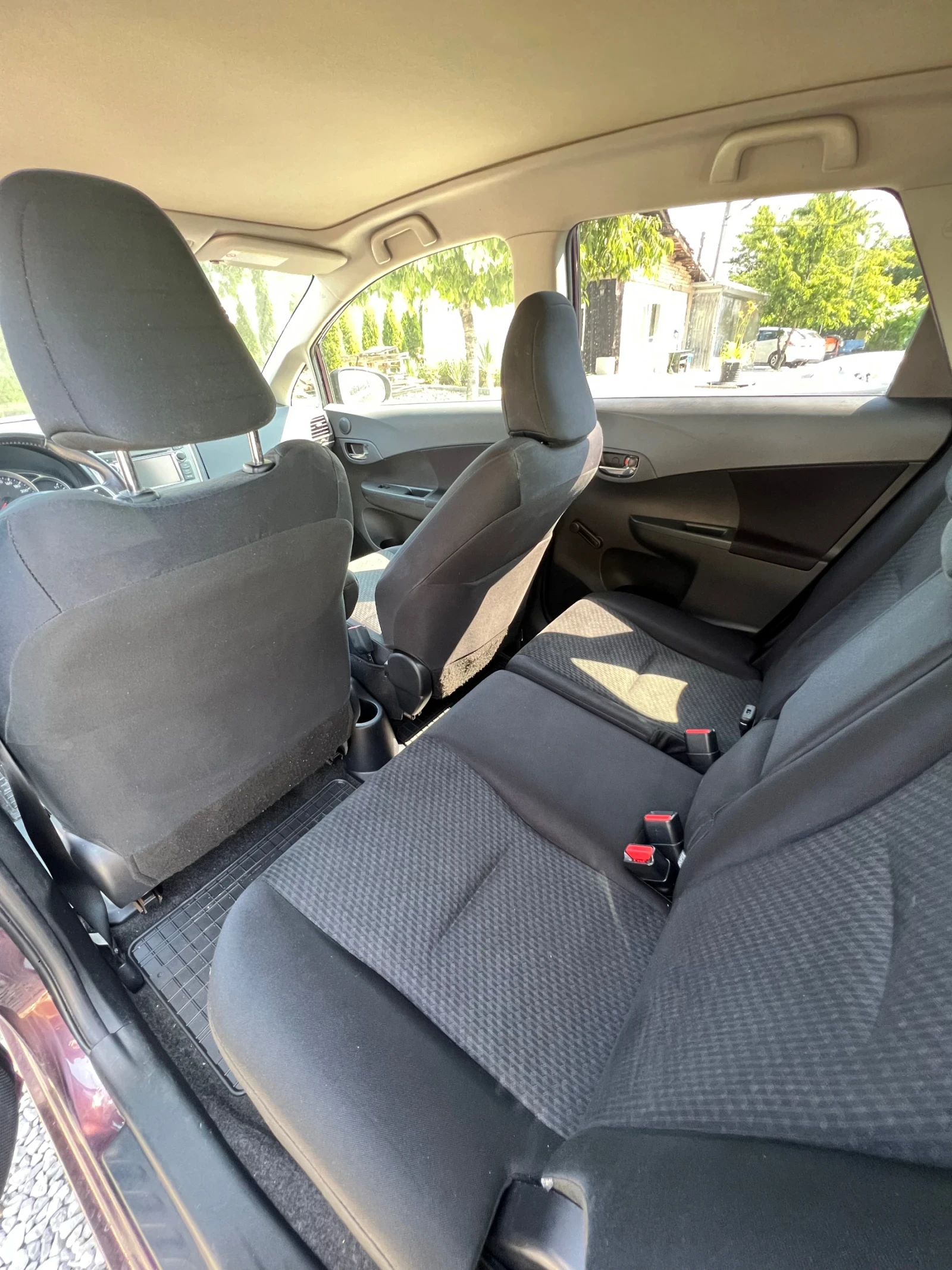 Toyota Verso S 1.3 Бензин/99 кс/6-скорости/Медия, снимка 11 - Автомобили и джипове - 53734972