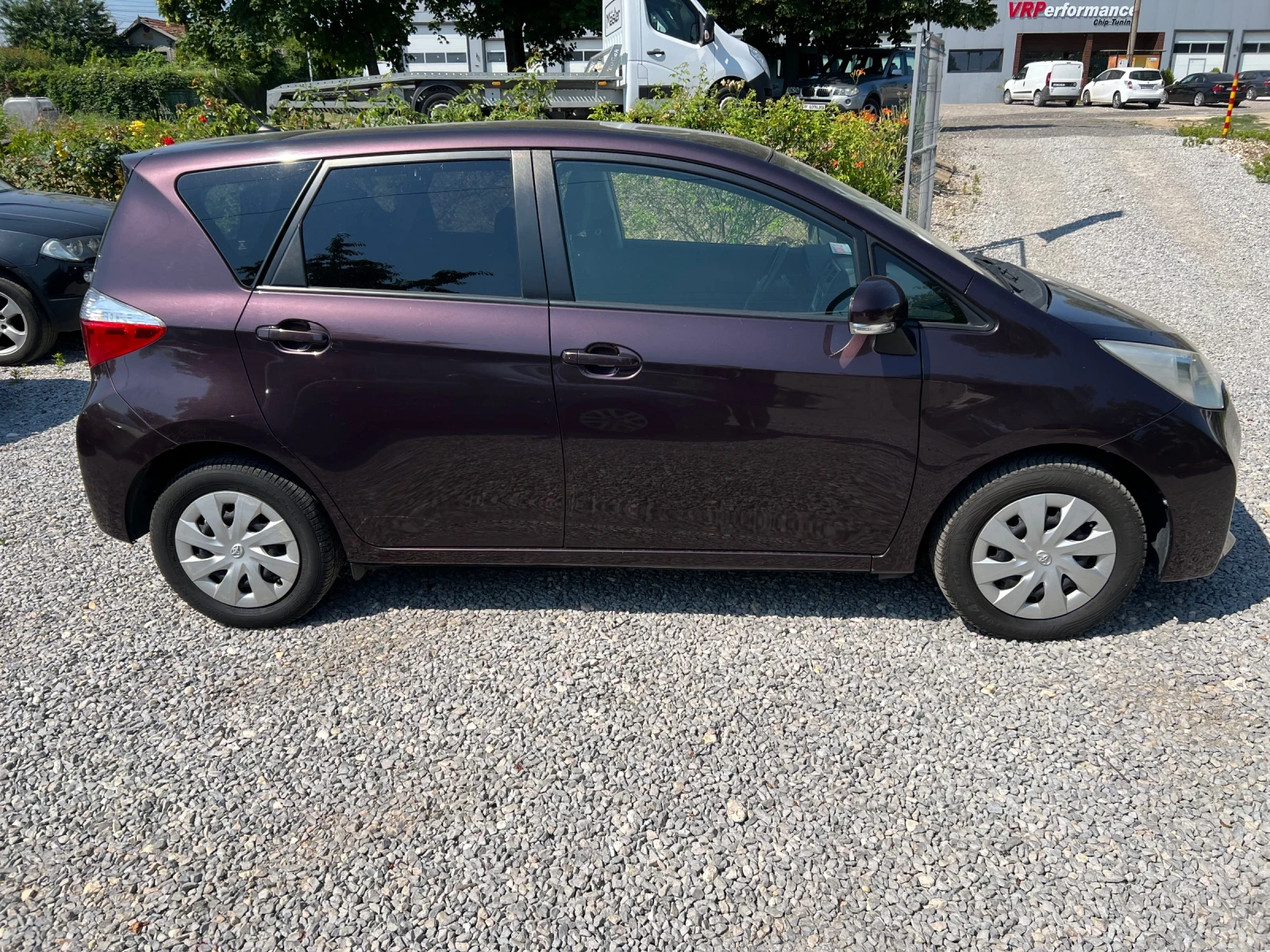 Toyota Verso S 1.3 Бензин/99 кс/6-скорости/Медия, снимка 4 - Автомобили и джипове - 53734972