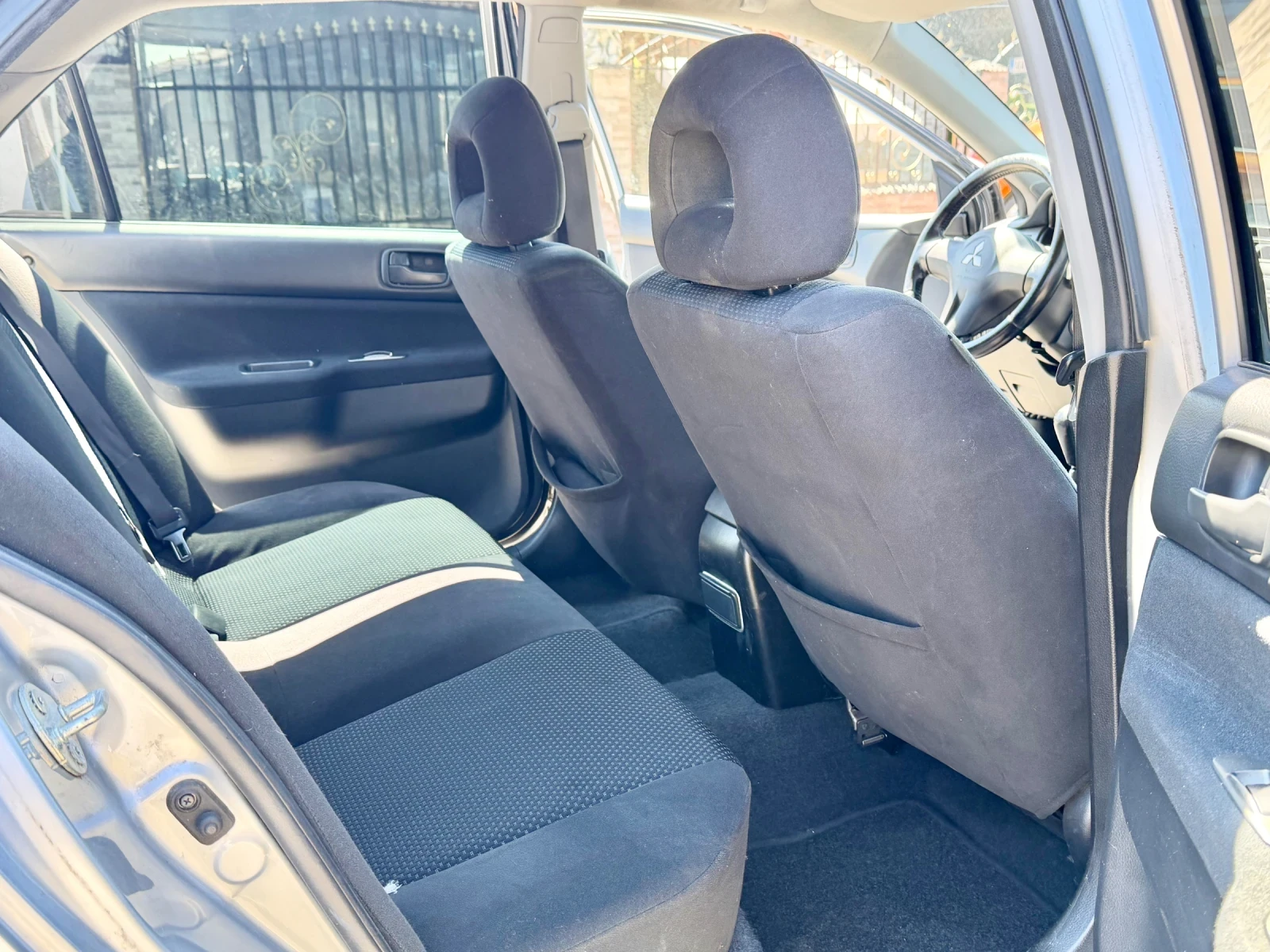 Mitsubishi Lancer 1.6 90к.с 2008г Реални 176хл км!, снимка 9 - Автомобили и джипове - 54134081