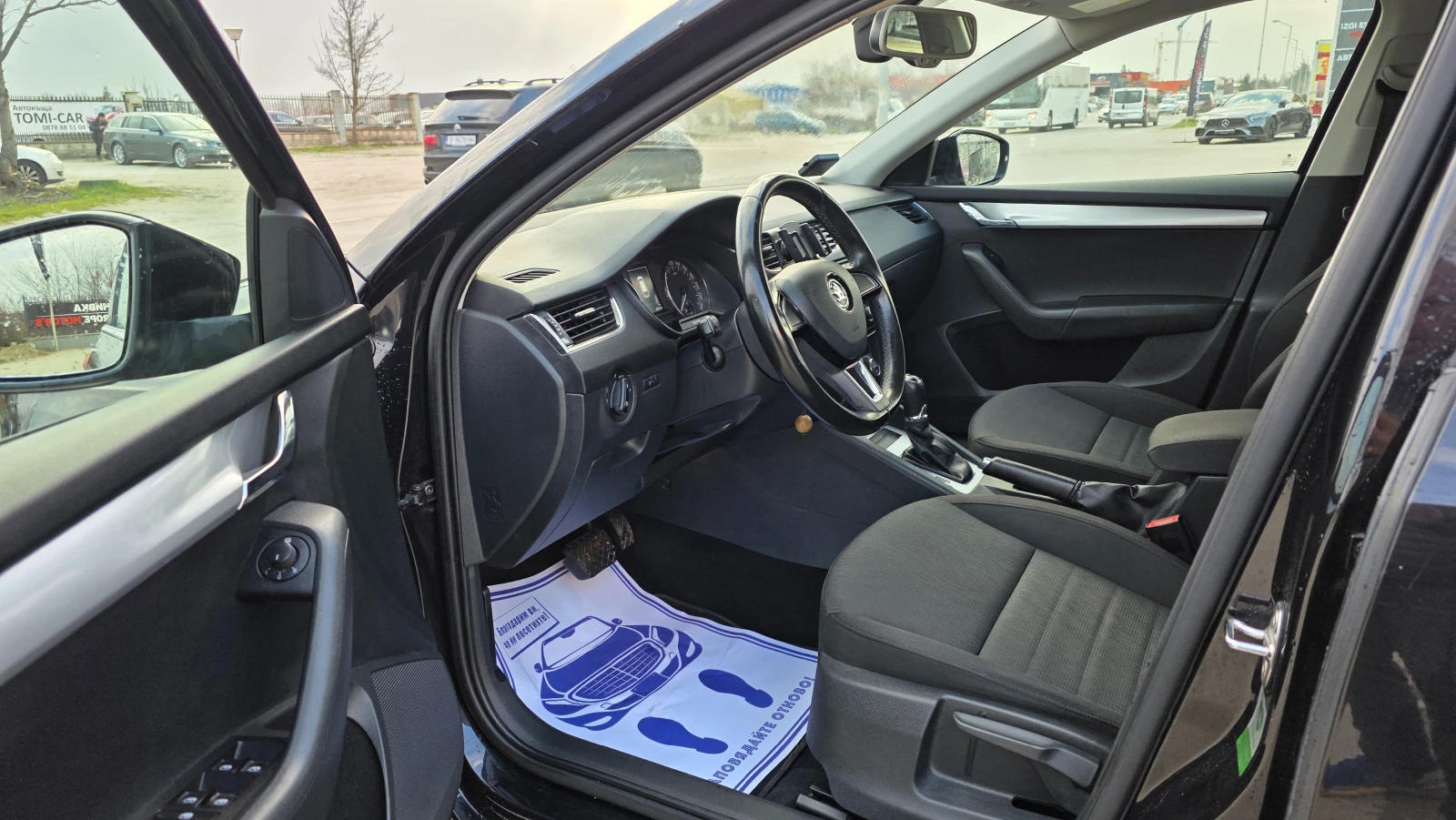 Skoda Octavia KATO ЧИСТО НОВ, снимка 6 - Автомобили и джипове - 54417022