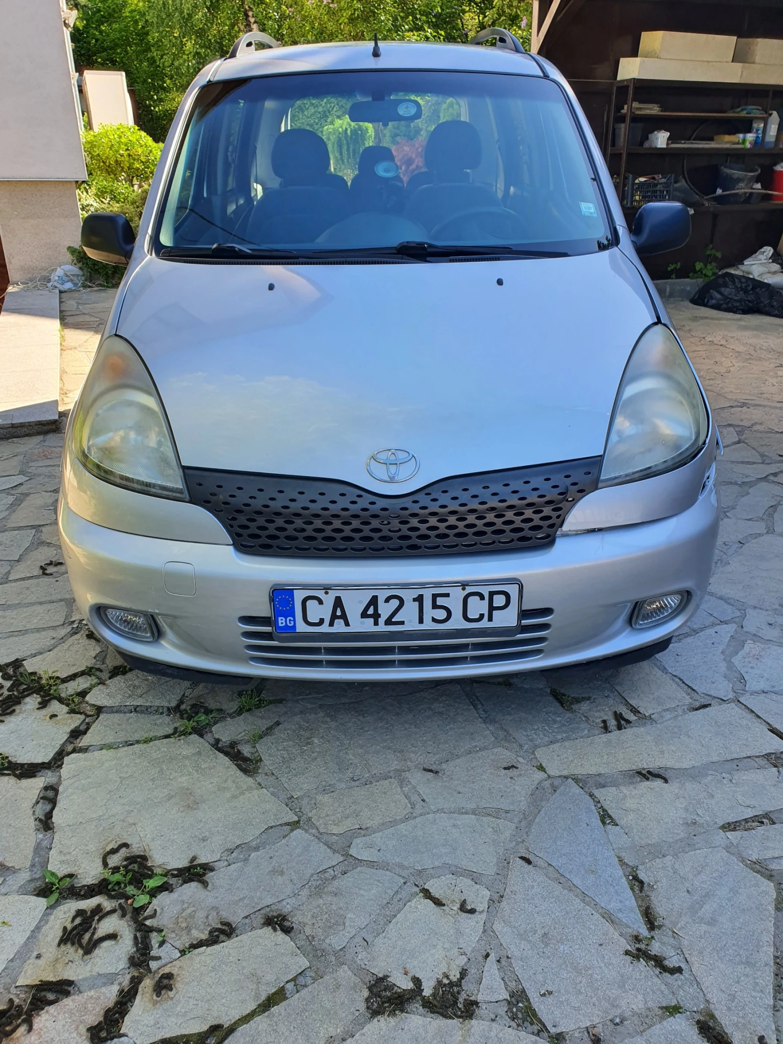 Toyota Yaris verso 1.3i 16V, снимка 2 - Автомобили и джипове - 54555956
