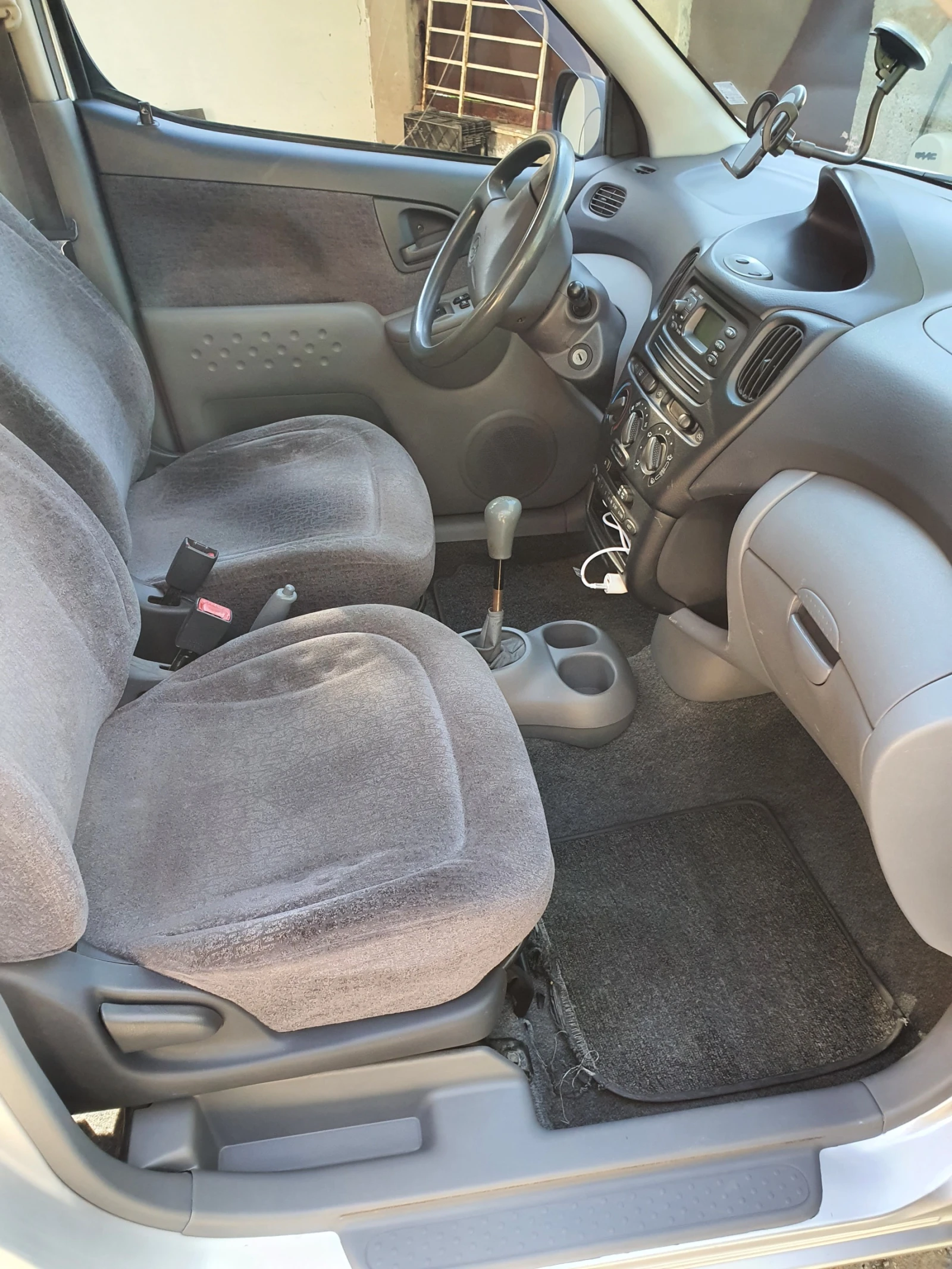 Toyota Yaris verso 1.3i 16V, снимка 9 - Автомобили и джипове - 54555956