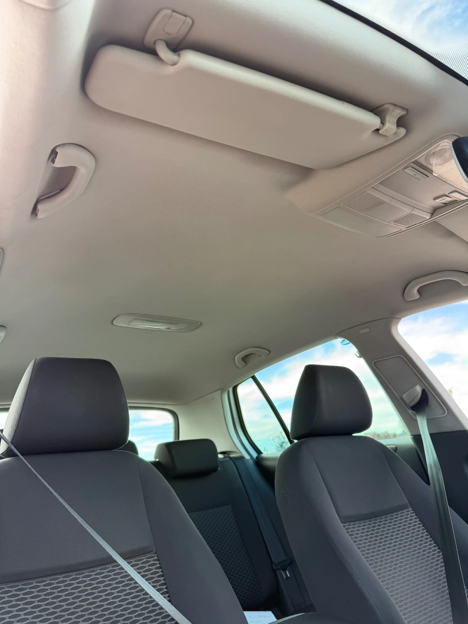 VW Golf 1.6 TDI, снимка 12 - Автомобили и джипове - 54725526