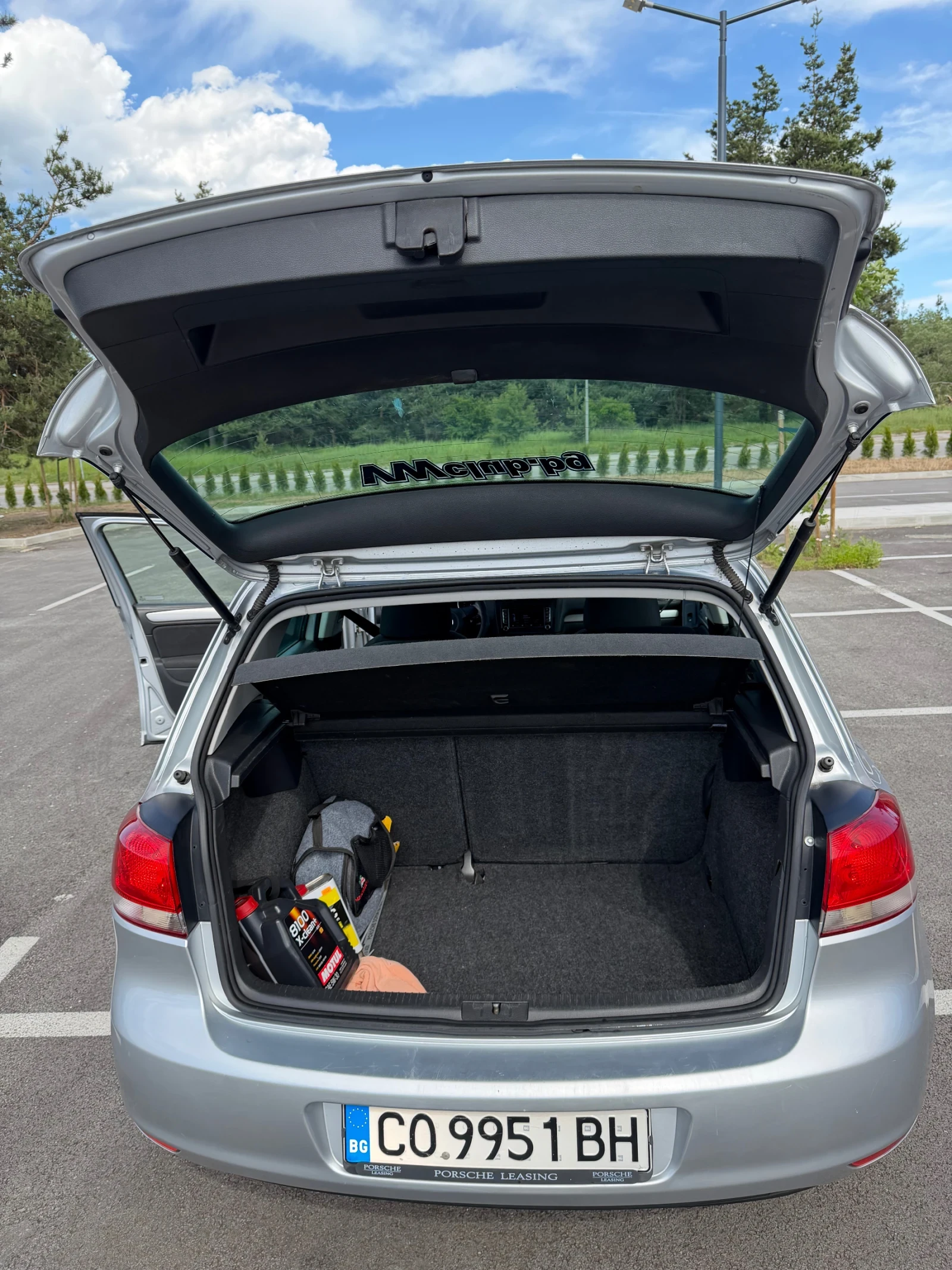 VW Golf 1.6 TDI, снимка 16 - Автомобили и джипове - 54725526