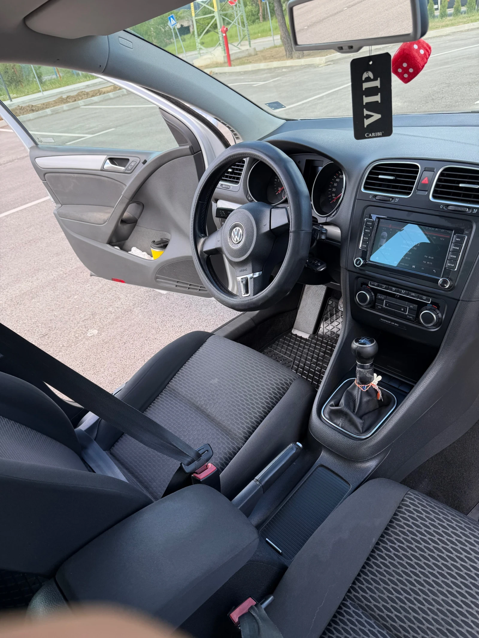 VW Golf 1.6 TDI, снимка 13 - Автомобили и джипове - 54725526
