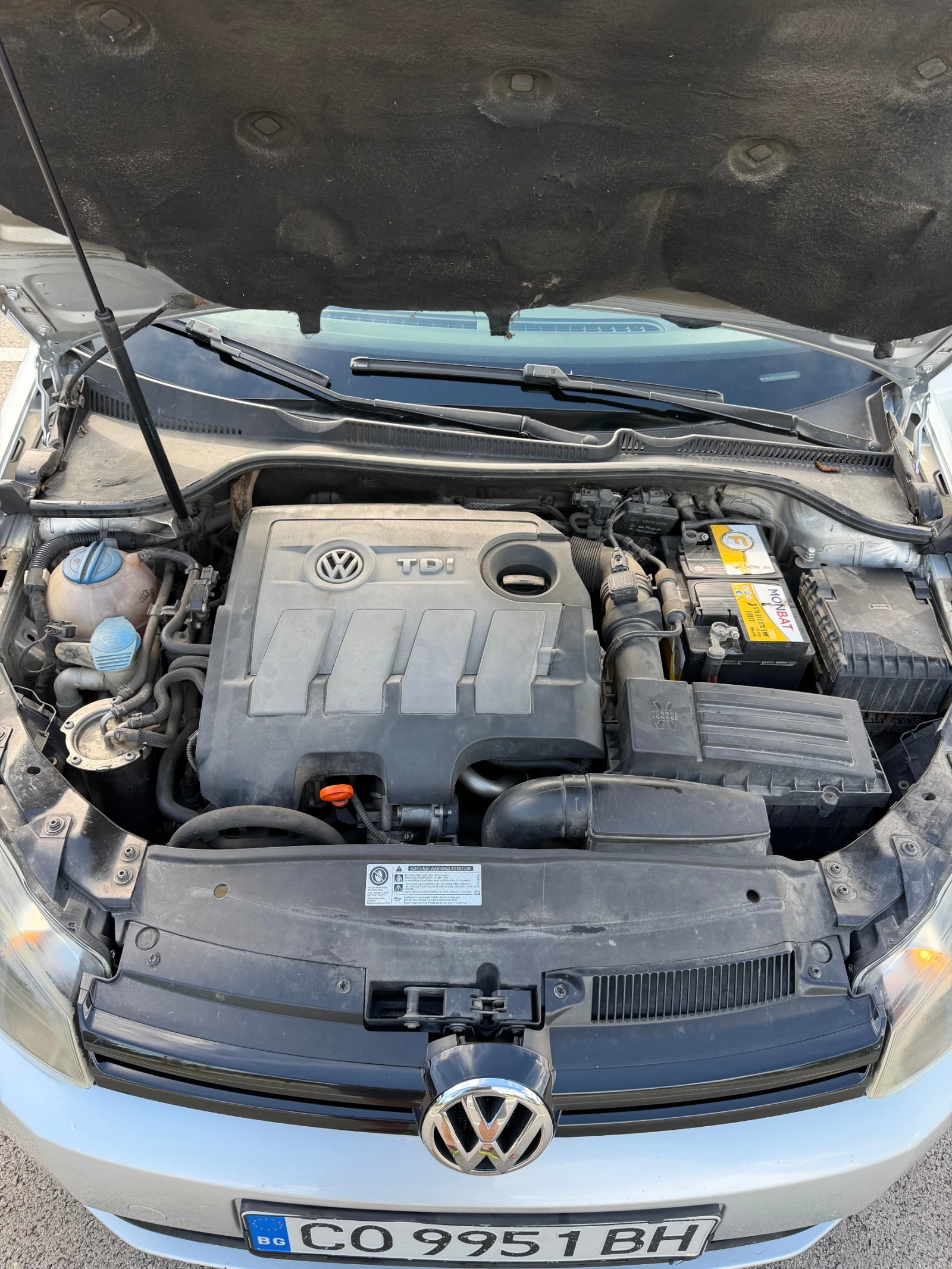 VW Golf 1.6 TDI, снимка 15 - Автомобили и джипове - 54725526