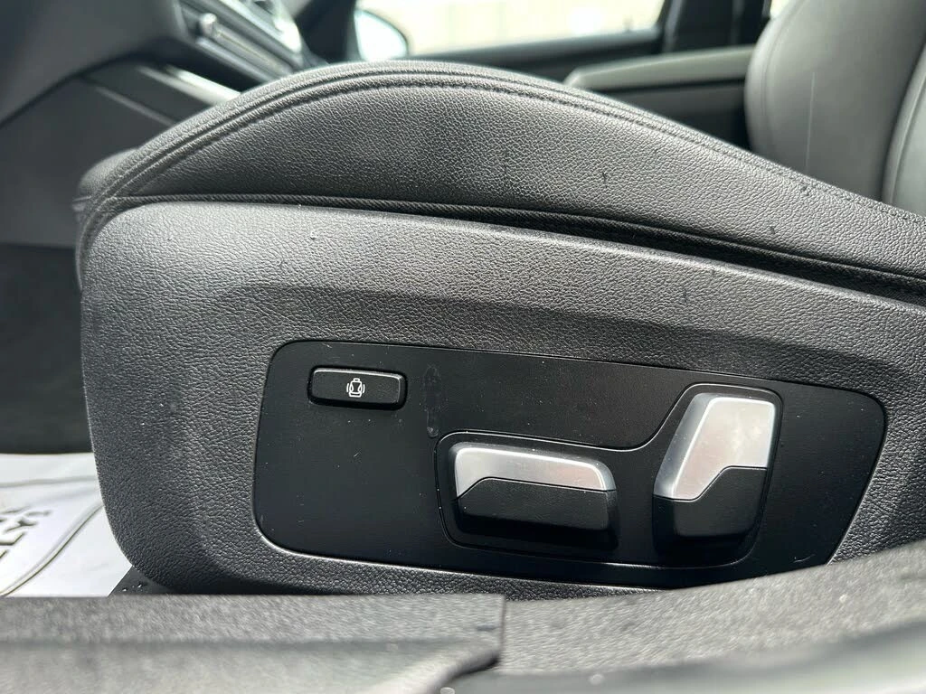 BMW 330 xDrive* DISTRONIC* LANE* ПОДГРЕВ + ВОЛАН, снимка 13 - Автомобили и джипове - 55422111