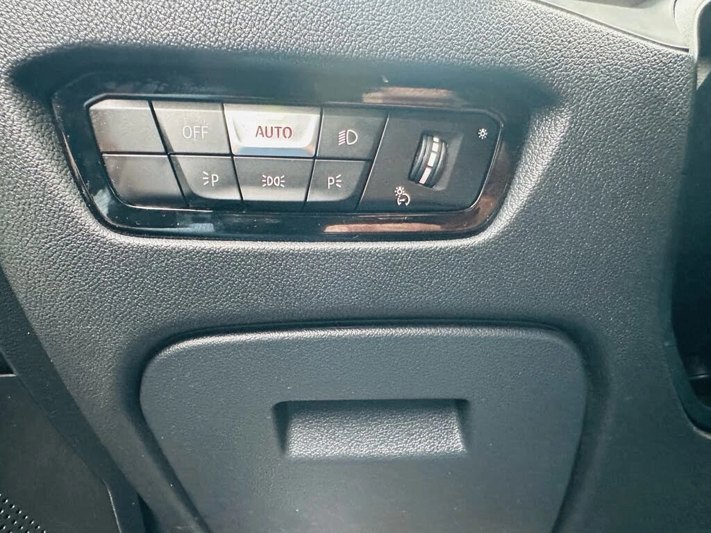 BMW 330 xDrive* DISTRONIC* LANE* ПОДГРЕВ + ВОЛАН, снимка 10 - Автомобили и джипове - 55422111