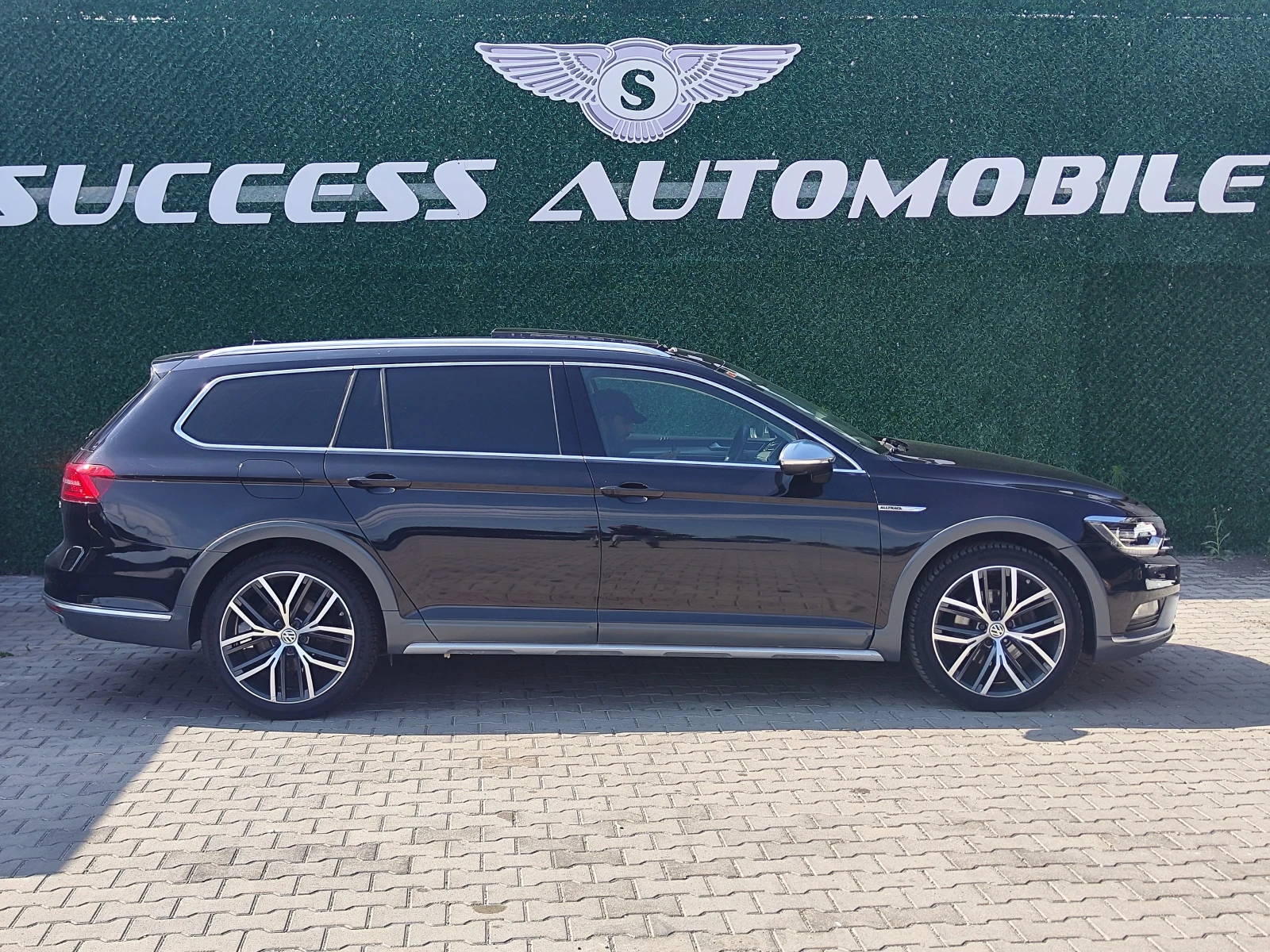 VW Alltrack PANORAMA* HEADUP* PODGREV* OBDUH* 360CAM* LEDD* FU, снимка 3 - Автомобили и джипове - 55726972