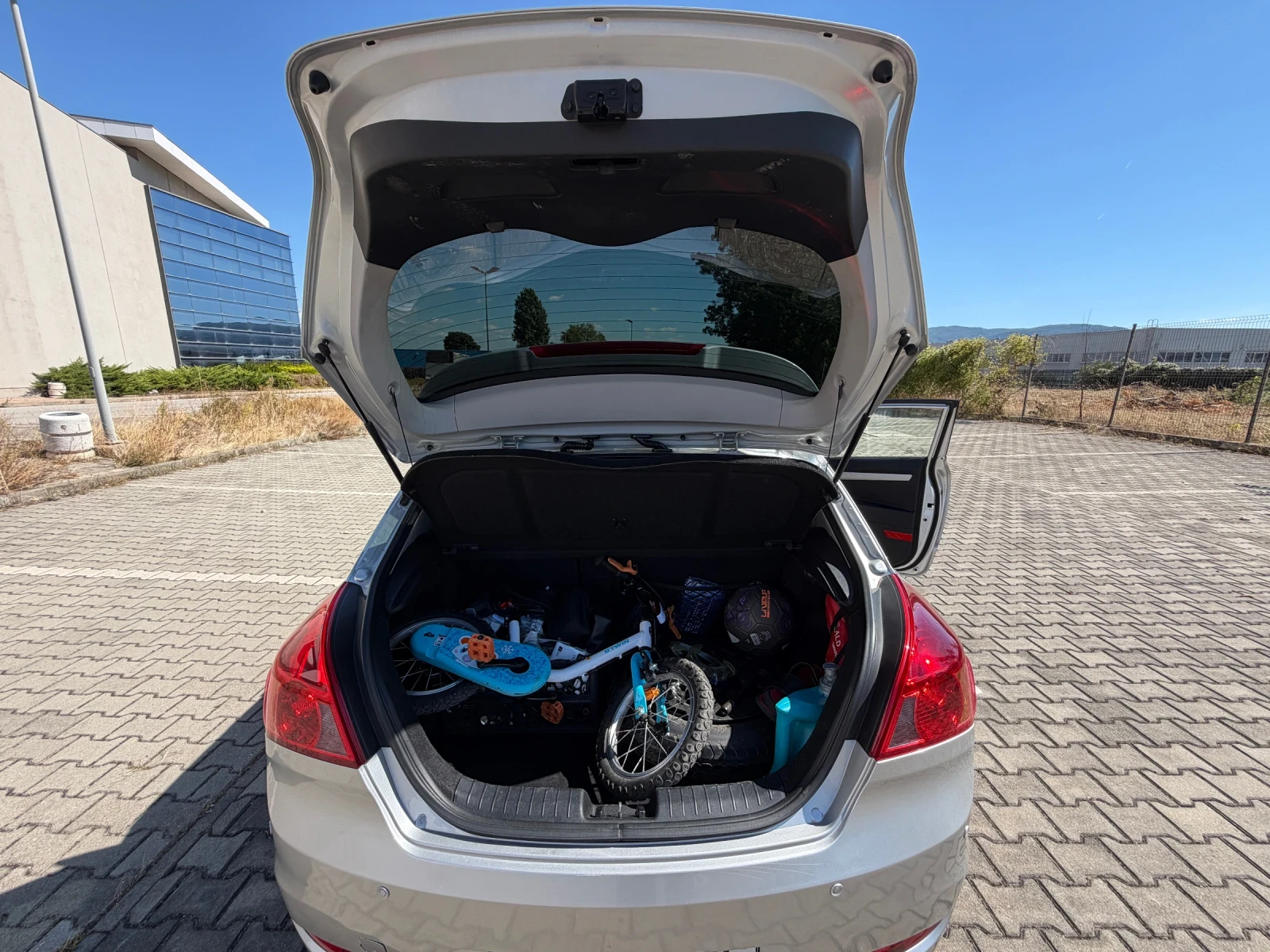 Kia Ceed 2.0 CVVT 143 hp (G4GC), снимка 17 - Автомобили и джипове - 56075491