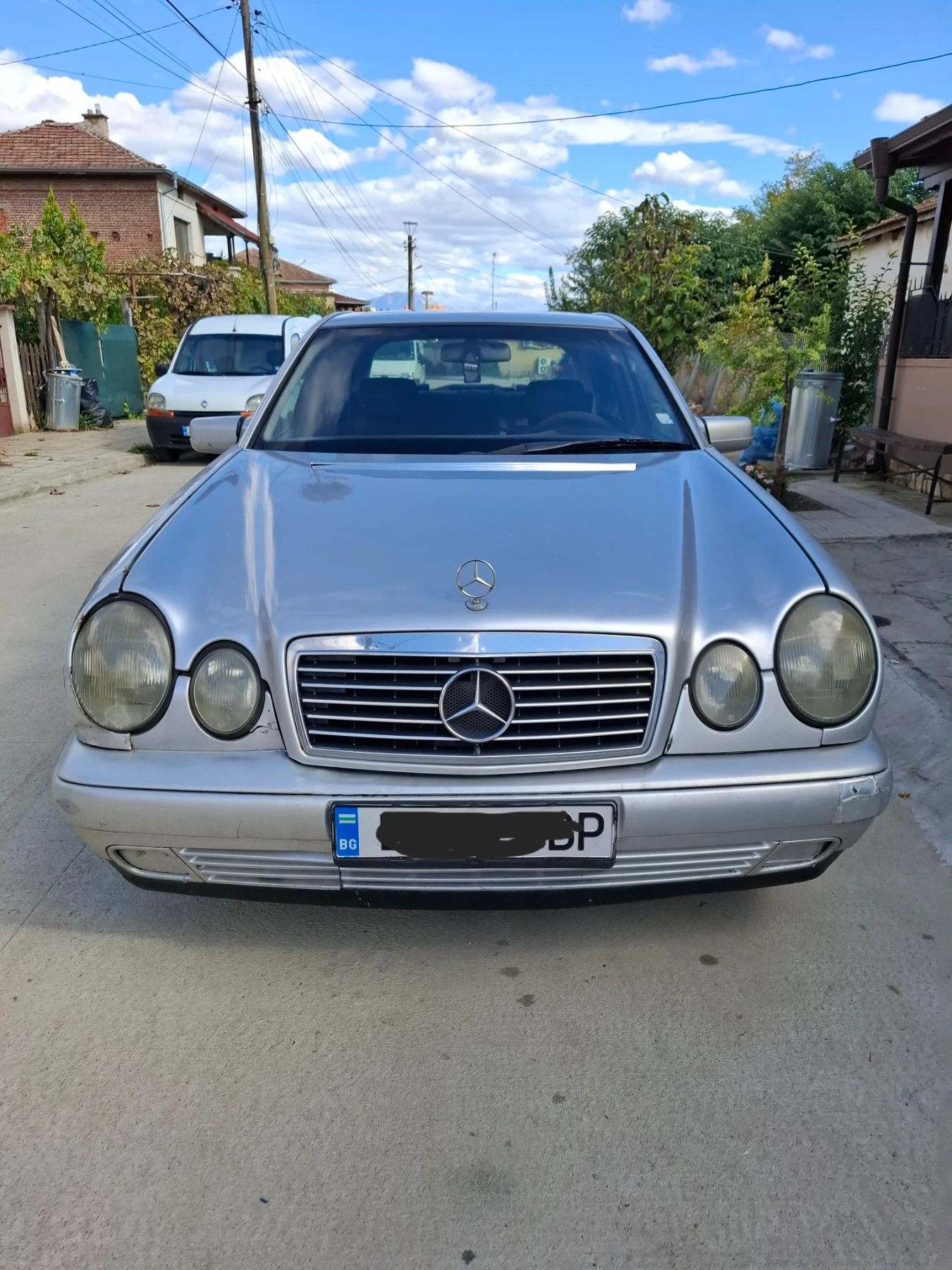 Mercedes-Benz E 220 CDI, снимка 10 - Автомобили и джипове - 56275367