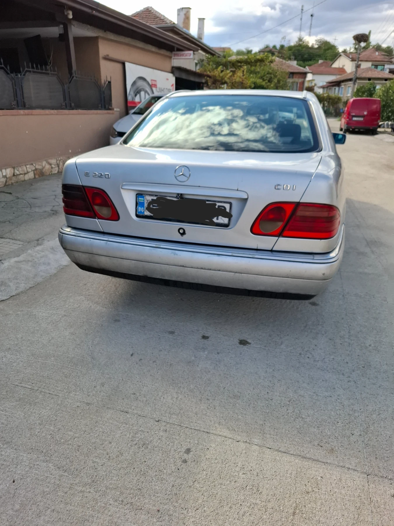 Mercedes-Benz E 220 CDI, снимка 15 - Автомобили и джипове - 56275367