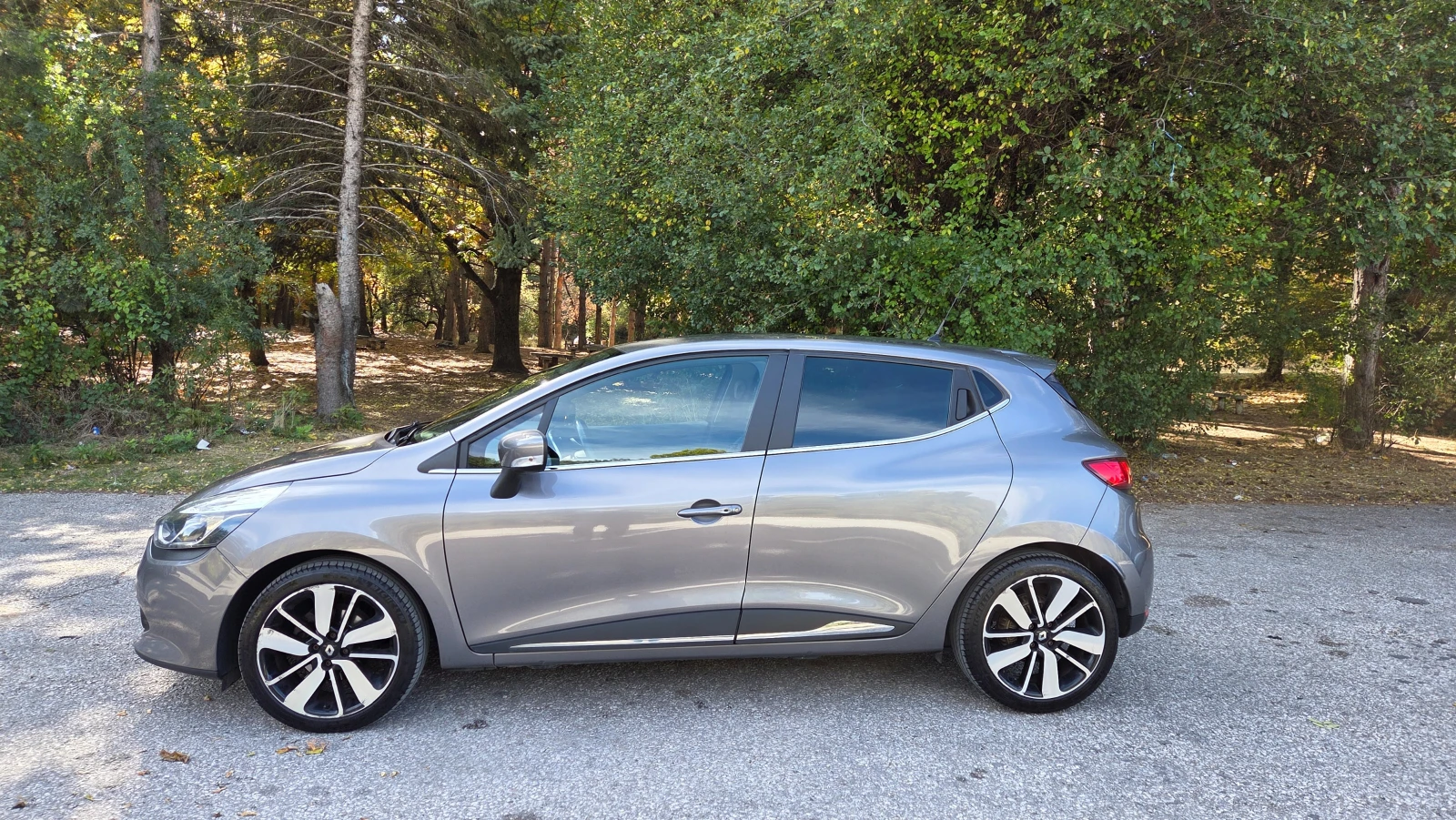 Renault Clio, снимка 3 - Автомобили и джипове - 56576396