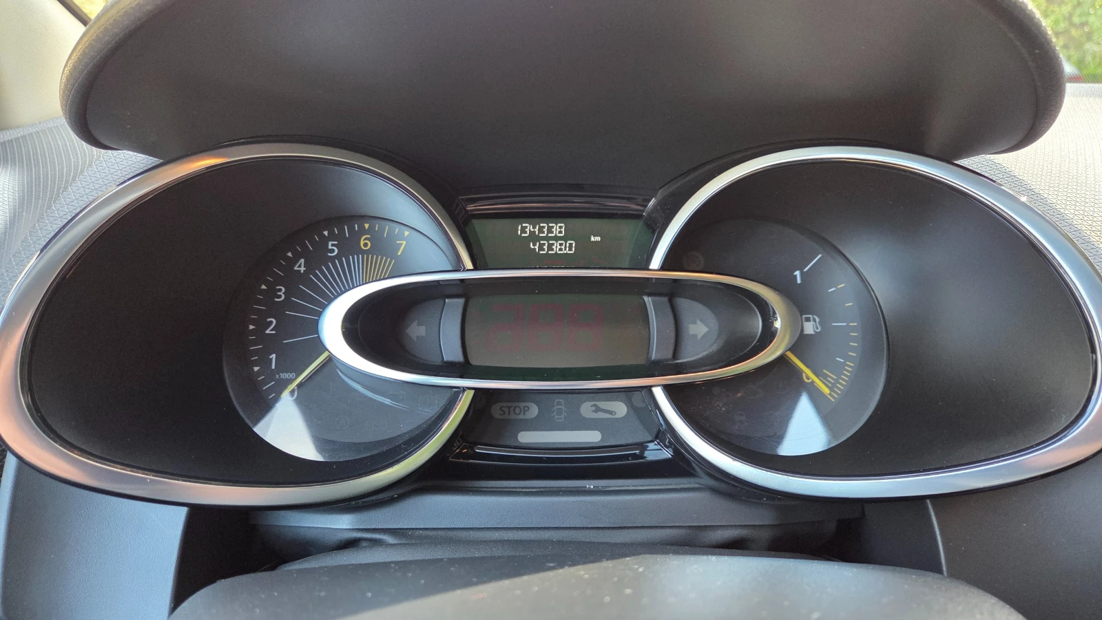 Renault Clio, снимка 12 - Автомобили и джипове - 56576396