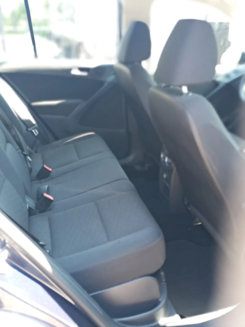 VW Tiguan 2.0 TSI 4x4, снимка 14 - Автомобили и джипове - 52592603