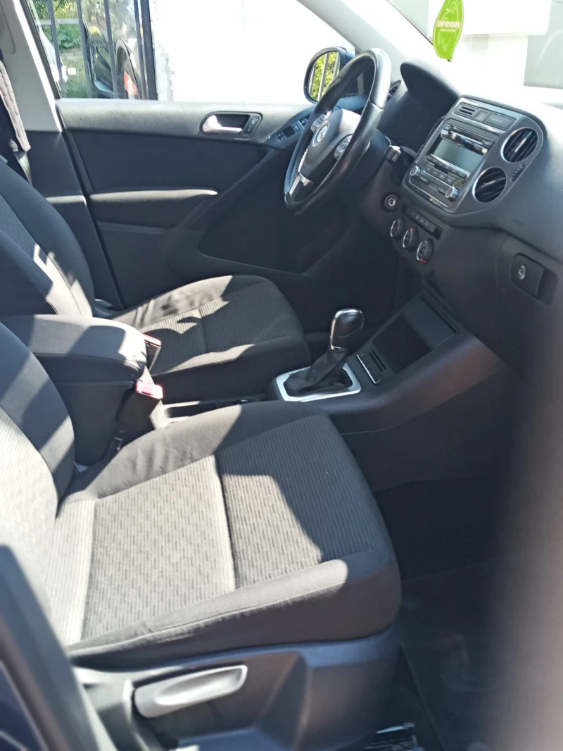 VW Tiguan 2.0 TSI 4x4, снимка 12 - Автомобили и джипове - 52592603