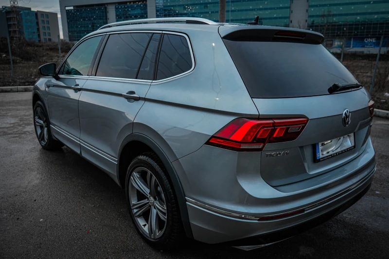 VW Tiguan Highline R-Line 4MOTION 2019г., снимка 6 - Автомобили и джипове - 53224430