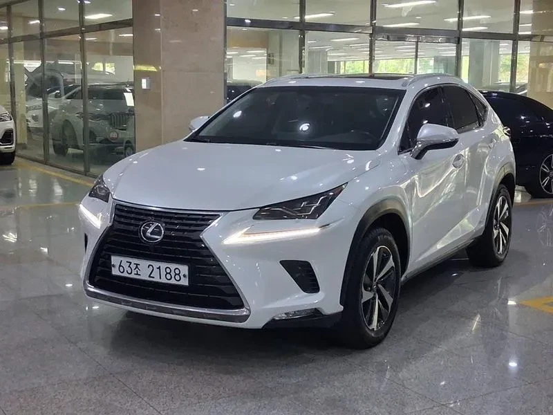 Lexus NX 300h HYBRID/KEYLESS/ШИБИДАХ/ПЕРА НА ВОЛАНА