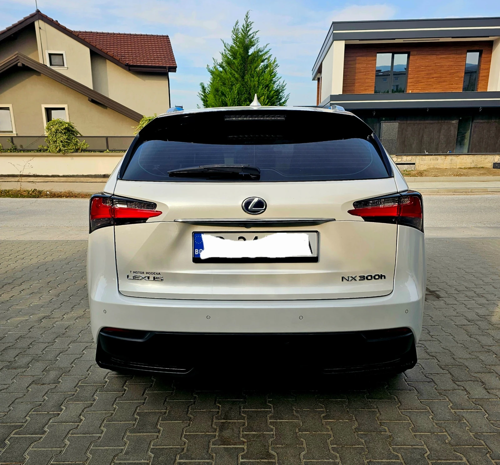 Lexus NX 300h  - изображение 6