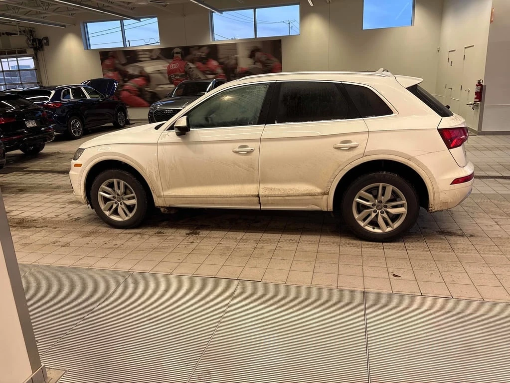 Audi Q5 * Komfort * CARFAX * БЕЗ ПЪРВОНАЧАЛНА ВНОСКА - изображение 2