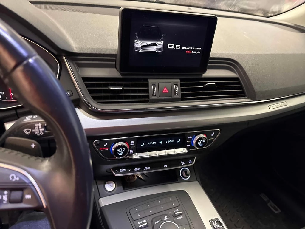 Audi Q5 * Komfort * CARFAX * БЕЗ ПЪРВОНАЧАЛНА ВНОСКА - изображение 9