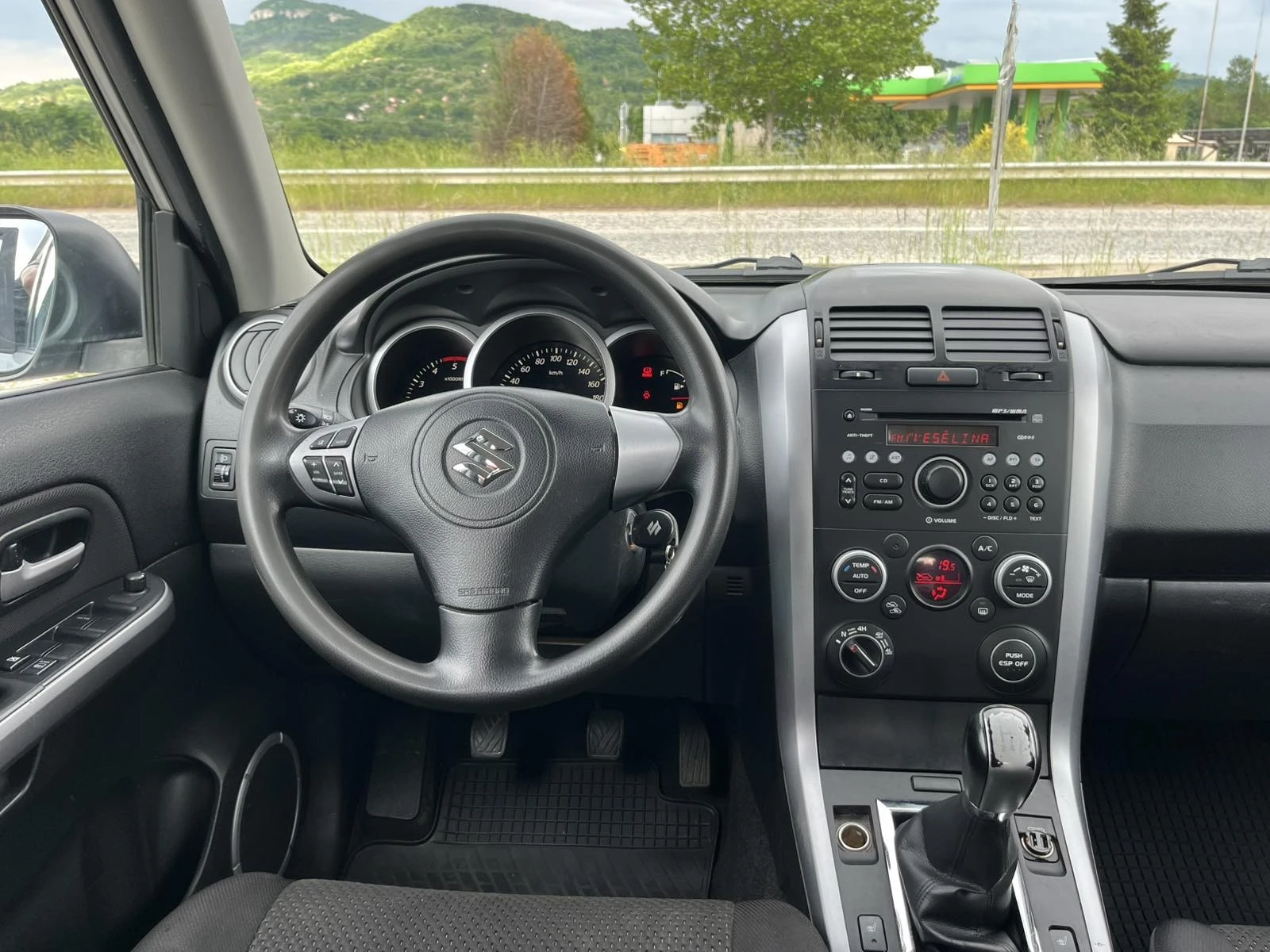 Suzuki Grand vitara FACE 1.9DCI 129кс 4х4 БЪРЗИ, БАВНИ БЛОКАЖ, снимка 12 - Автомобили и джипове - 54672268