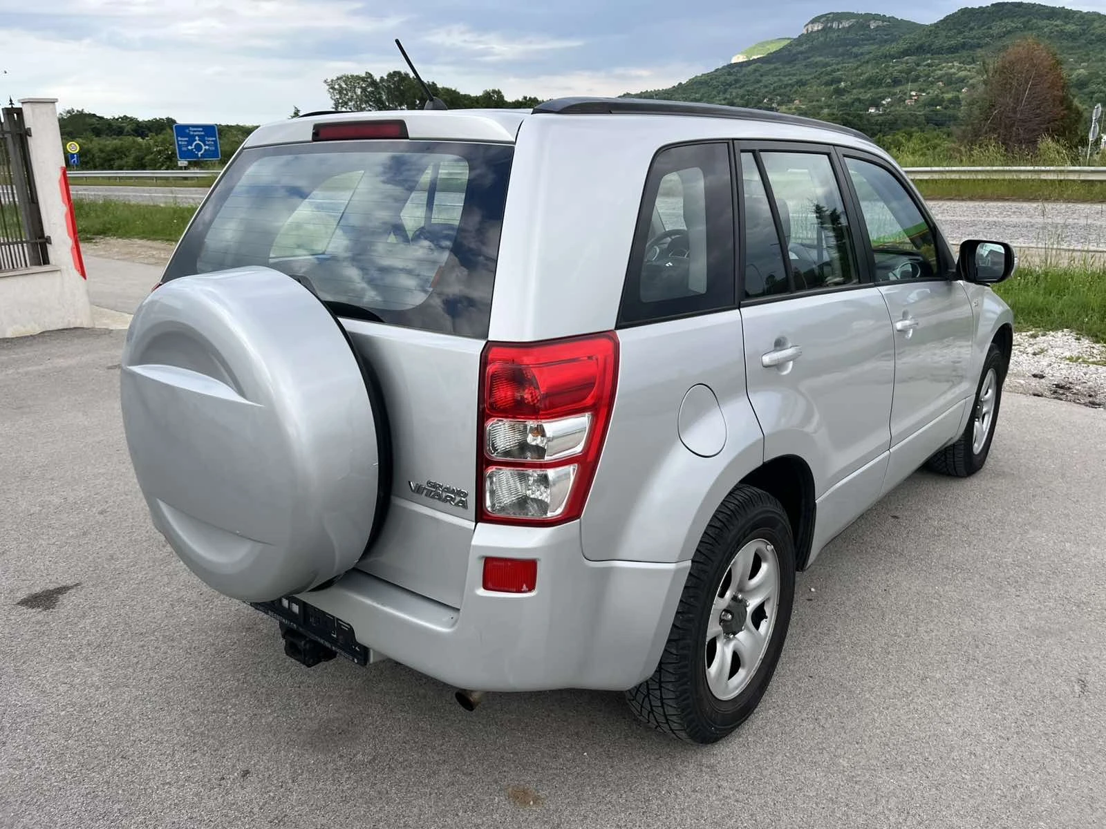 Suzuki Grand vitara FACE 1.9DCI 129кс 4х4 БЪРЗИ, БАВНИ БЛОКАЖ, снимка 4 - Автомобили и джипове - 54672268