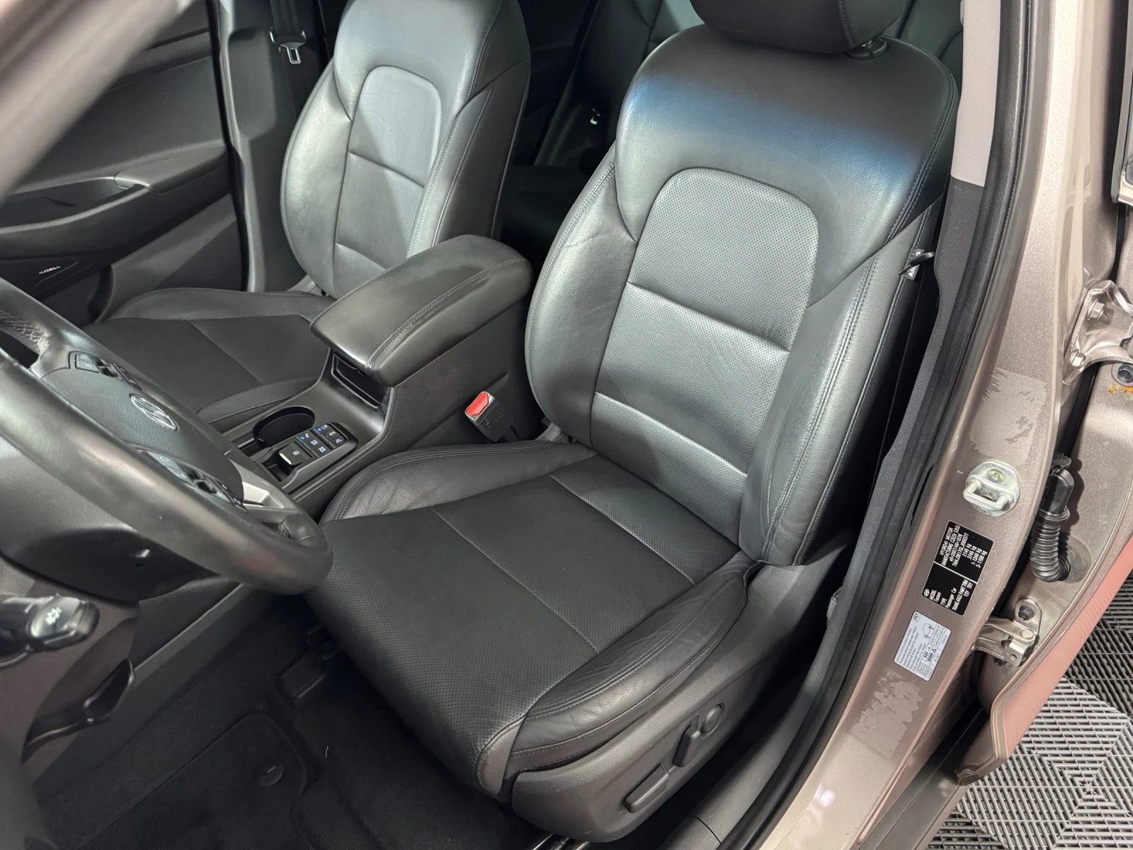 Hyundai Tucson 1.6 CRDI 136hp 48V HYBRID | FULL OPTIONAL, снимка 16 - Автомобили и джипове - 55263949