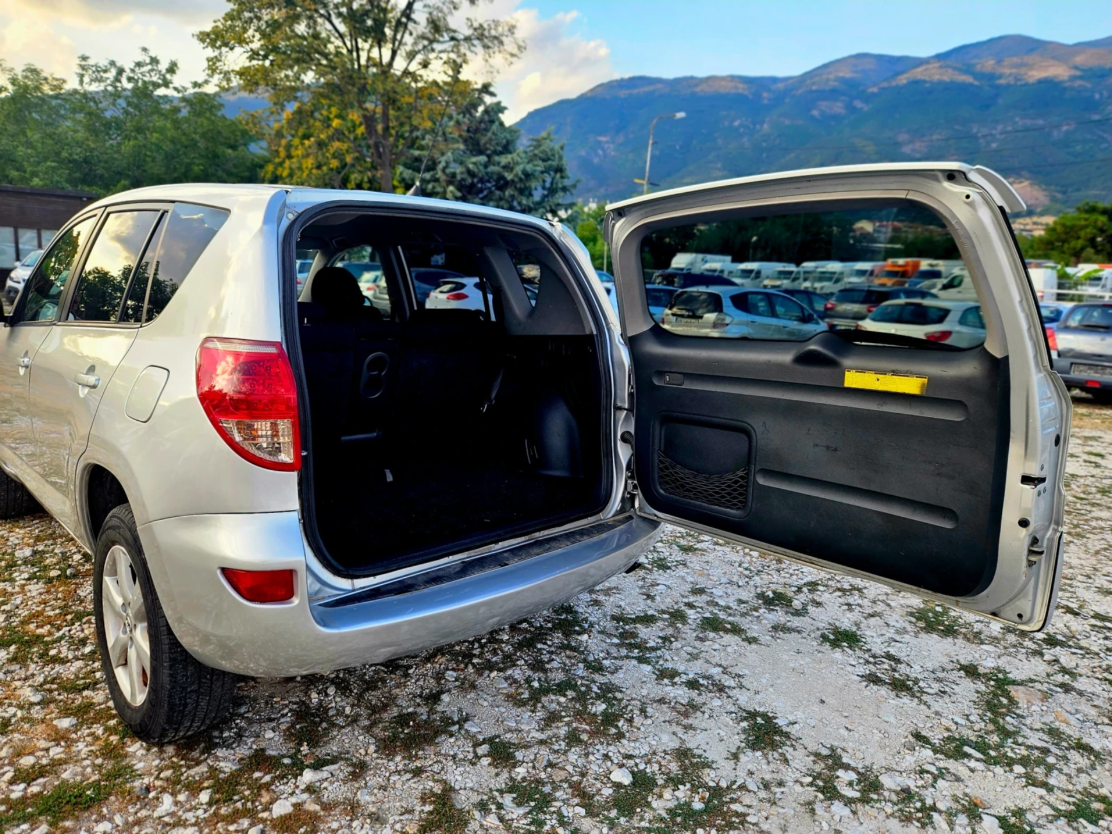 Toyota Rav4 2.2/D4D/136/ИТАЛИЯ, снимка 6 - Автомобили и джипове - 55618141