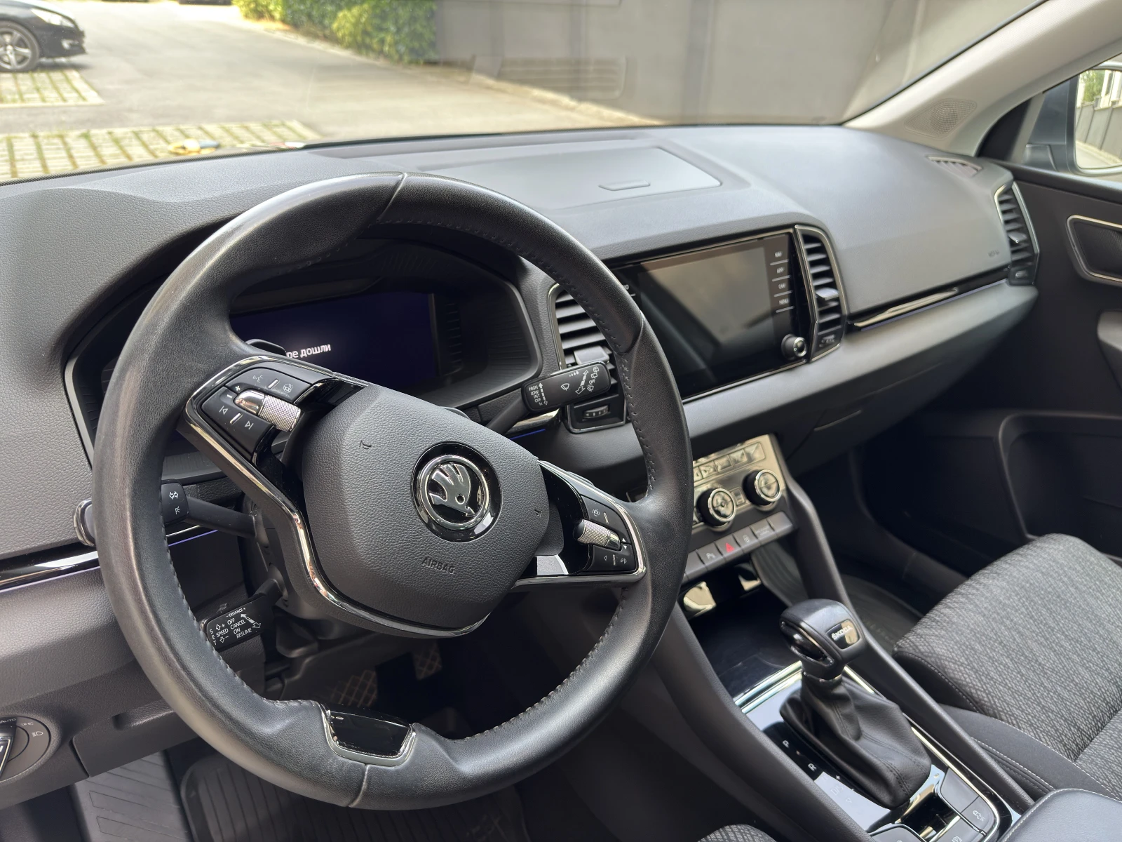Skoda Karoq Vision, снимка 6 - Автомобили и джипове - 55972227