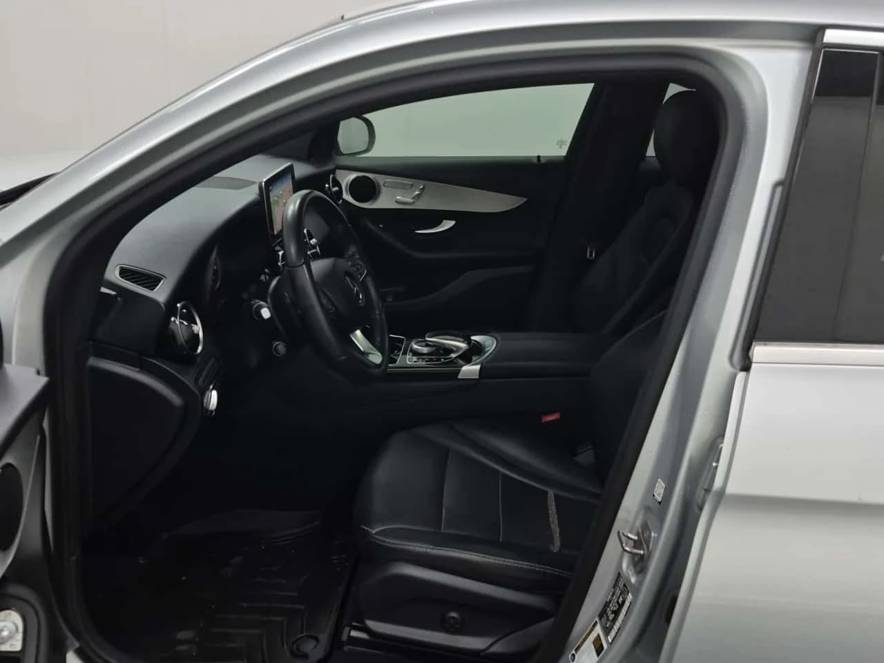 Mercedes-Benz GLC 300 COUPE| PANO| ПАМЕТ| AMBIENT| CARFAX| , снимка 5 - Автомобили и джипове - 56198495