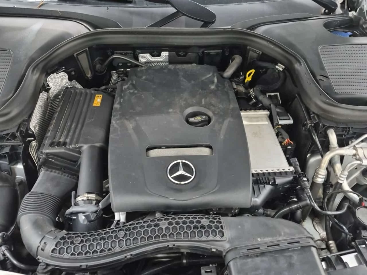 Mercedes-Benz GLC 300 COUPE| PANO| ПАМЕТ| AMBIENT| CARFAX| , снимка 16 - Автомобили и джипове - 56198495