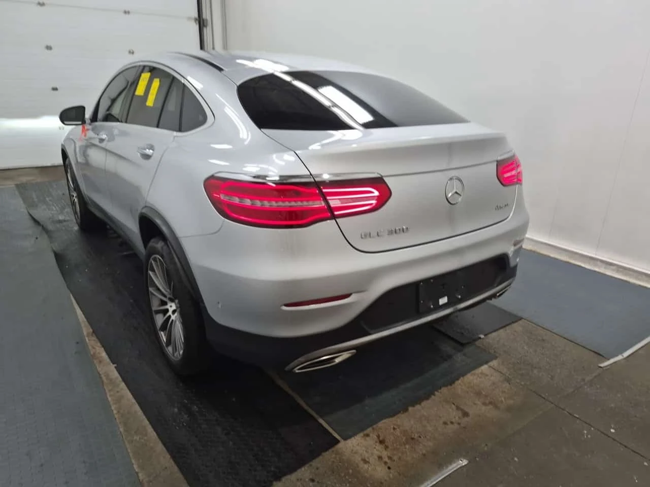 Mercedes-Benz GLC 300 COUPE| PANO| ПАМЕТ| AMBIENT| CARFAX| , снимка 4 - Автомобили и джипове - 56198495